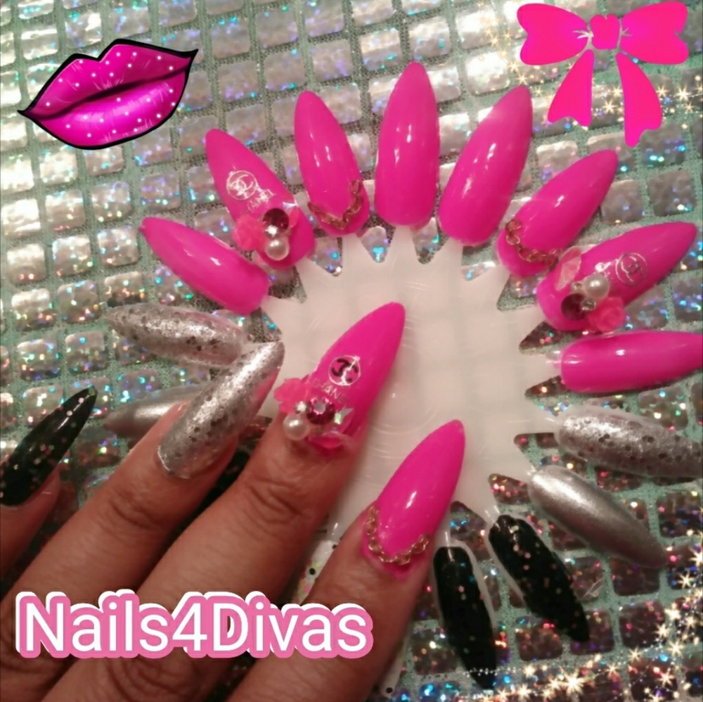 Fake nails - Picture 3 of 3